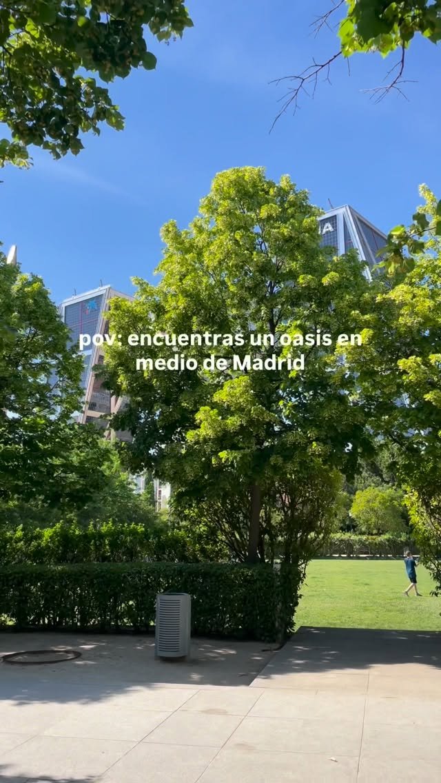 Parque Cuarto Depósito junto a Plaza Castilla, Madrid